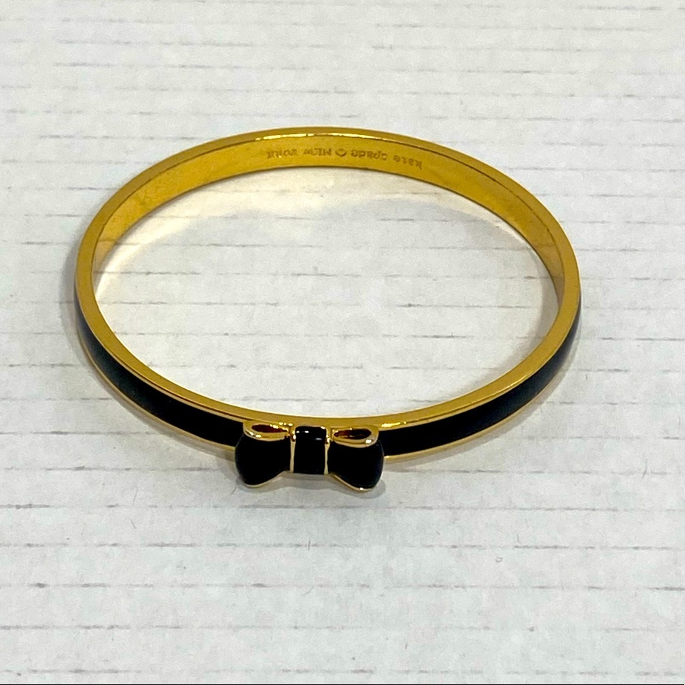 Kate Spade Take A Bow Black & Gold Bracelet | Enamel Bow | 7.5” Interior | GUC - Picture 4 of 11